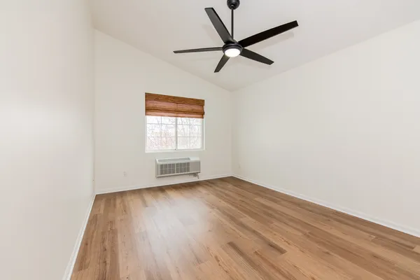 $210,000 | 154 Bertram Drive, Unit P, Yorkville, IL 60560