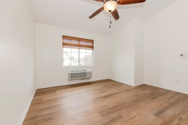 $210,000 | 154 Bertram Drive, Unit P, Yorkville, IL 60560