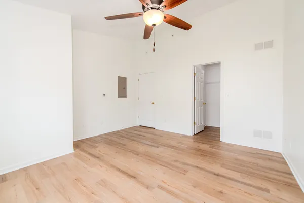 $210,000 | 154 Bertram Drive, Unit P, Yorkville, IL 60560