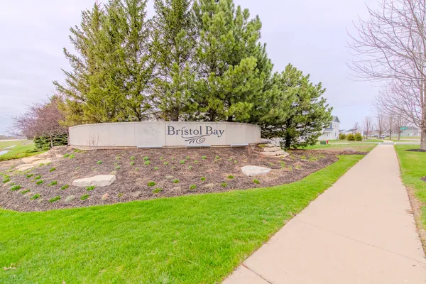 $210,000 | 154 Bertram Drive, Unit P, Yorkville, IL 60560