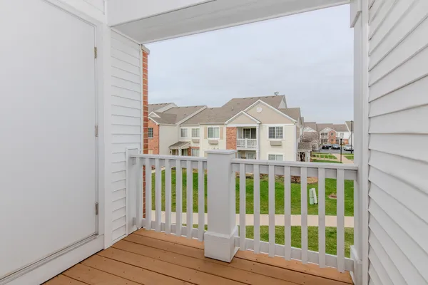 $210,000 | 154 Bertram Drive, Unit P, Yorkville, IL 60560