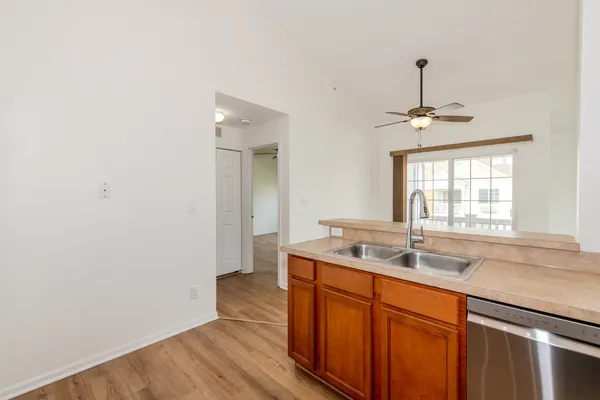 $210,000 | 154 Bertram Drive, Unit P, Yorkville, IL 60560