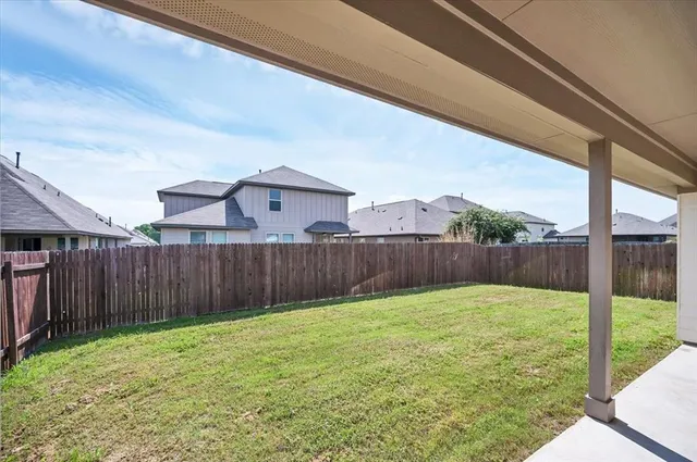 $2,750 | 1909 Goldilocks Lane, Manchaca, TX 78652