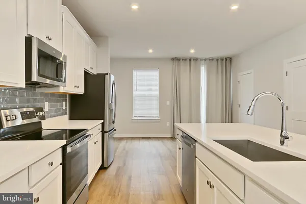 $759,900 | 14176 Gypsum Loop, Chantilly, VA 20151