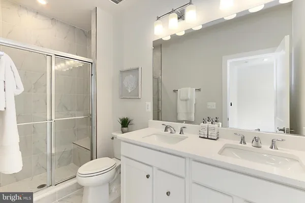 $759,900 | 14176 Gypsum Loop, Chantilly, VA 20151
