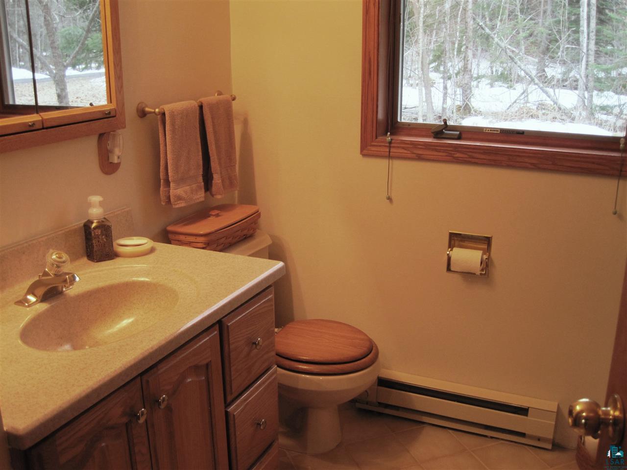 8125 East Tri Lakes Road Superior, WI 54880 - Photo 30 of 43 Bathroom 2