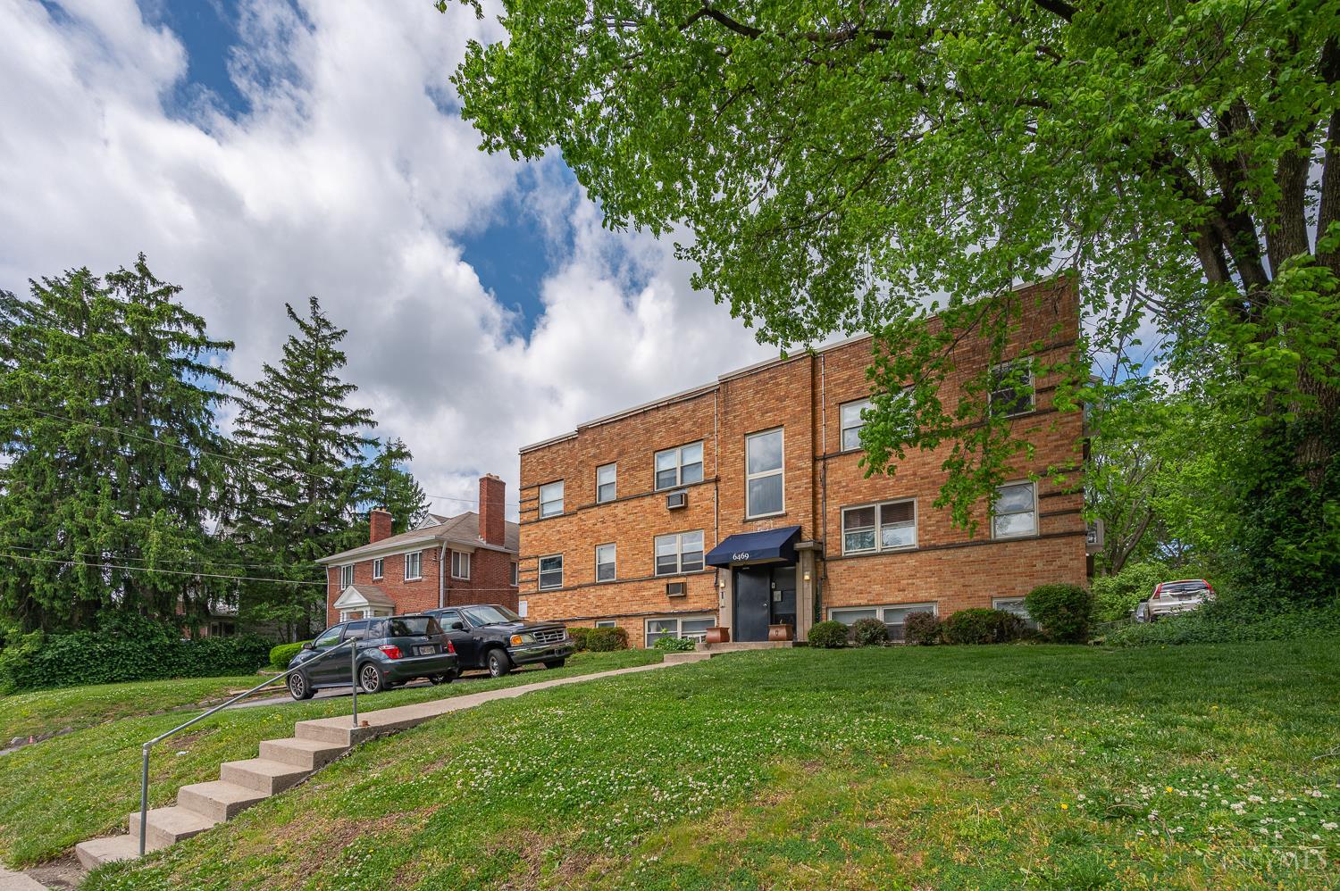 6469 Montgomery Road, Unit 11 Cincinnati, OH 45213 - Photo 2 of 8