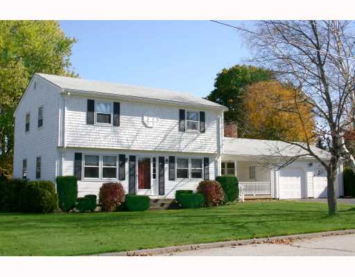 11 Stratford Road Seekonk, MA 02771 - Photo 1 of 9 Exterior Front.