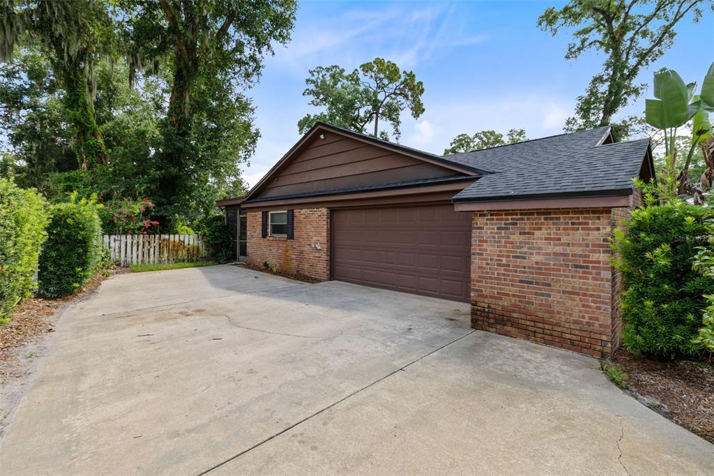 105 Pine Tree Lane Altamonte Springs, FL 32714 - Photo 4 of 43