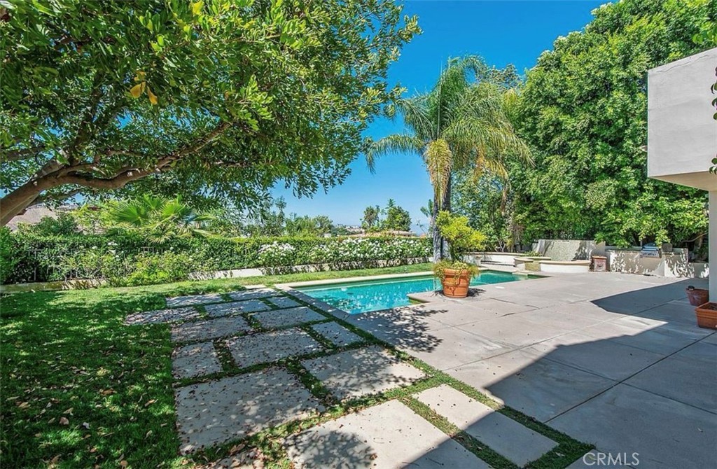 24907 Marbella Court Calabasas, CA 91302 - Photo 33 of 34 a view of a yard with plants