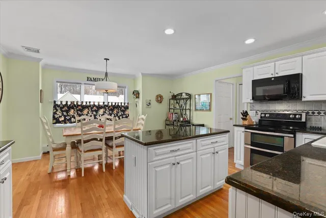 $799,000 | 54 Driftwood Drive, Somers, NY 10589