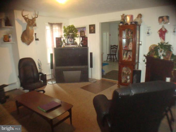 21929 Newtowne Neck Road Leonardtown, MD 20650 - Photo 5 of 10 Living Room