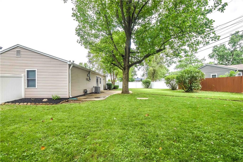 1449 Lochry Road Franklin, IN 46131 - Photo 14 of 32 Gallery Image 14