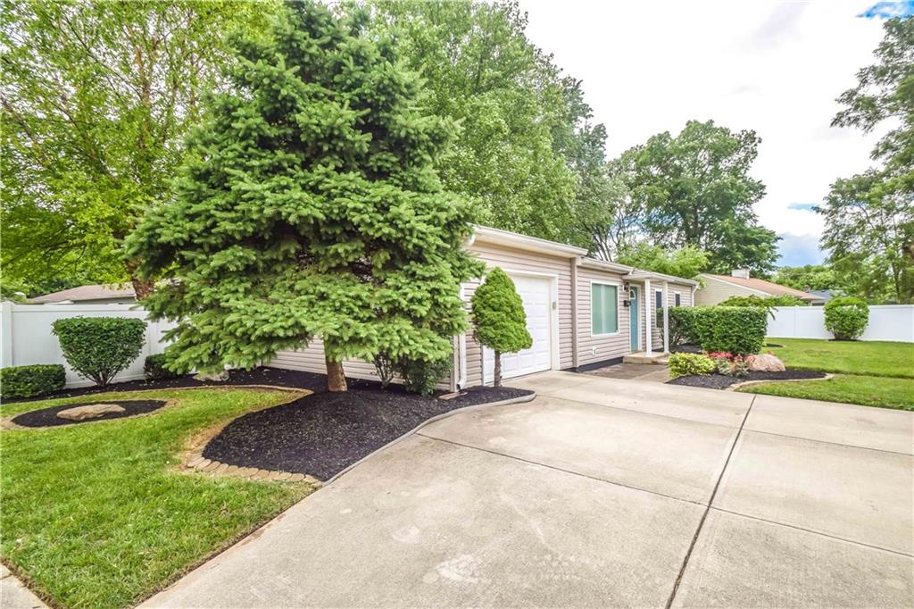 1449 Lochry Road Franklin, IN 46131 - Photo 4 of 32 Gallery Image 4