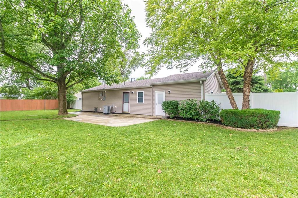 1449 Lochry Road Franklin, IN 46131 - Photo 6 of 32 Gallery Image 6