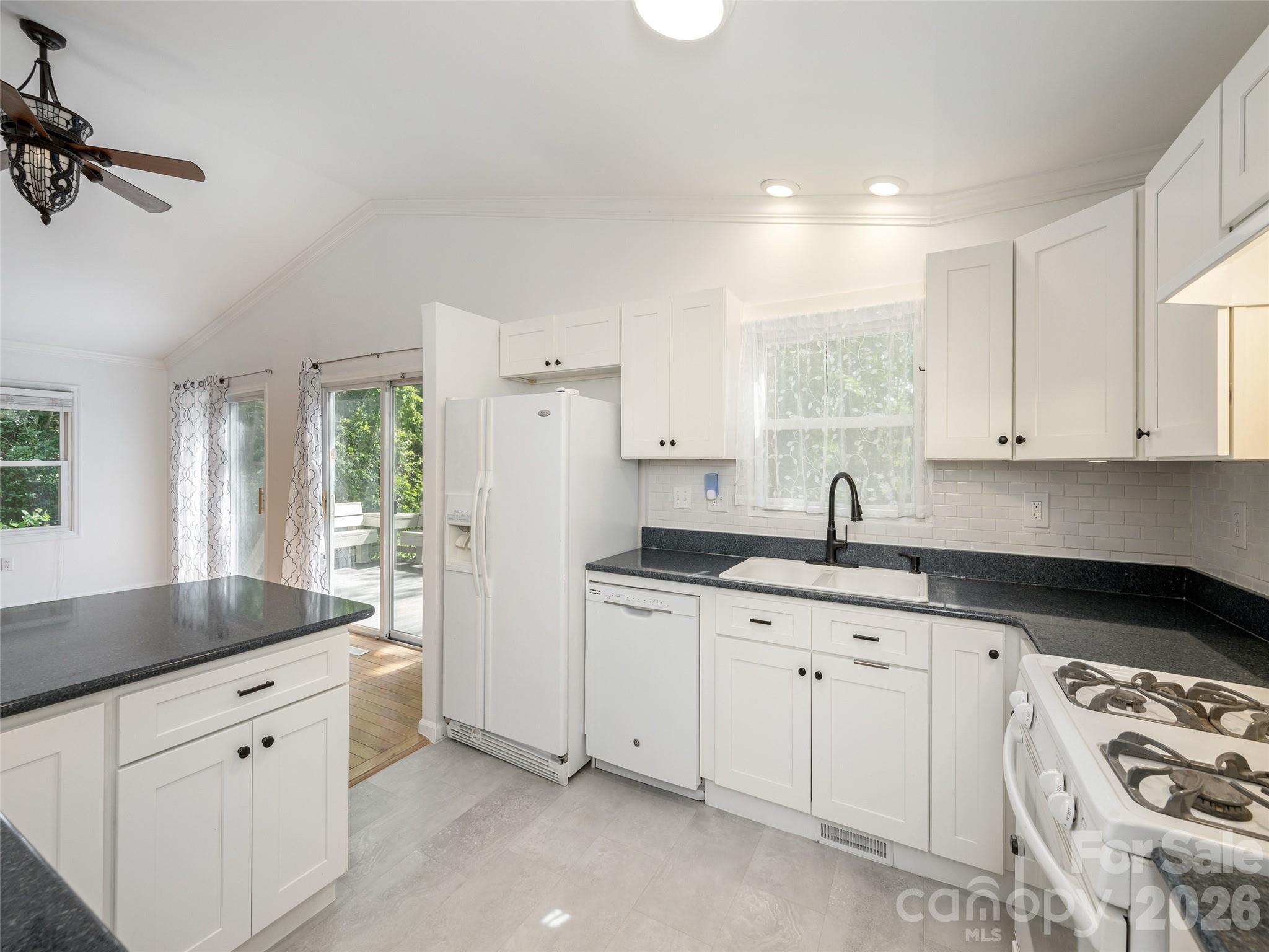 40 Fieldcrest Road Arden, NC 28704 - Photo 15 of 30 Gallery Image 15
