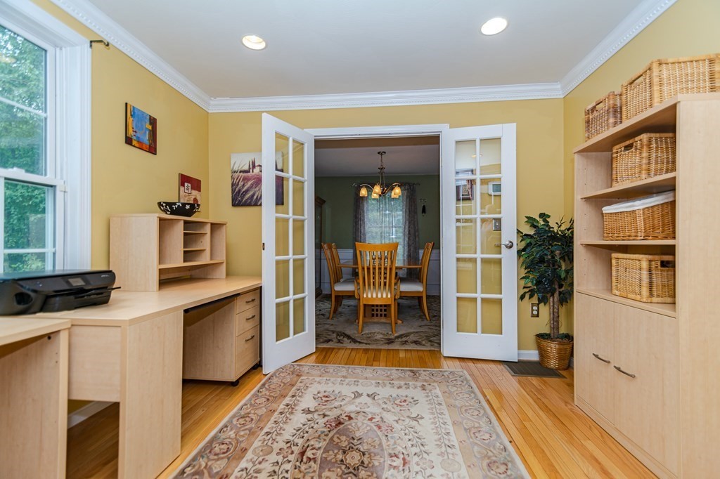 57 Autumn Road Dracut, MA 01826 - Photo 16 of 41