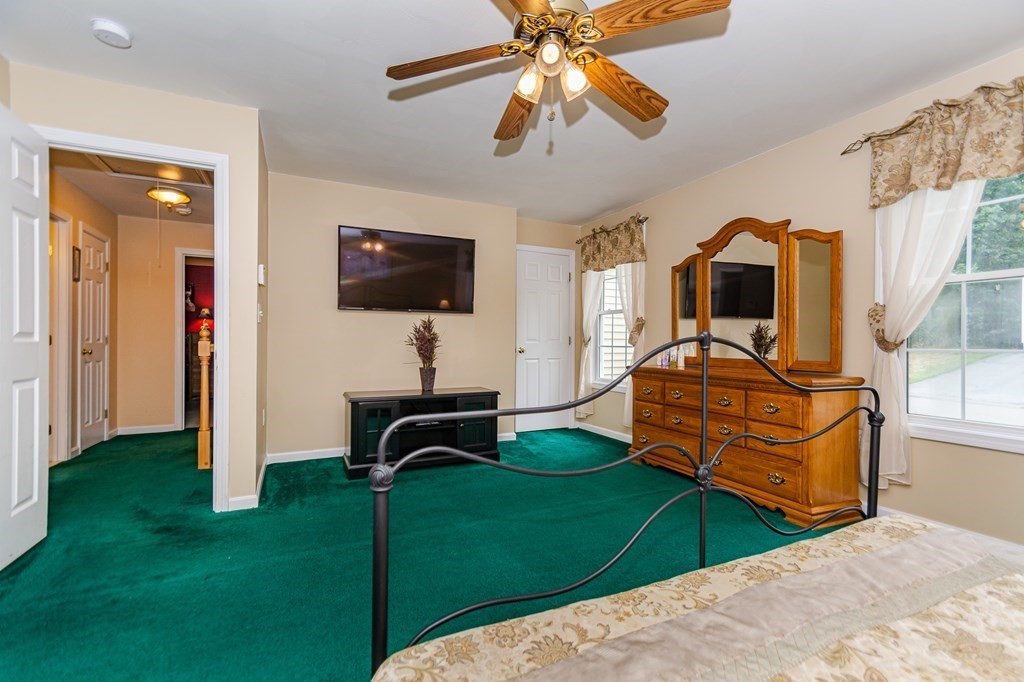 57 Autumn Road Dracut, MA 01826 - Photo 20 of 41