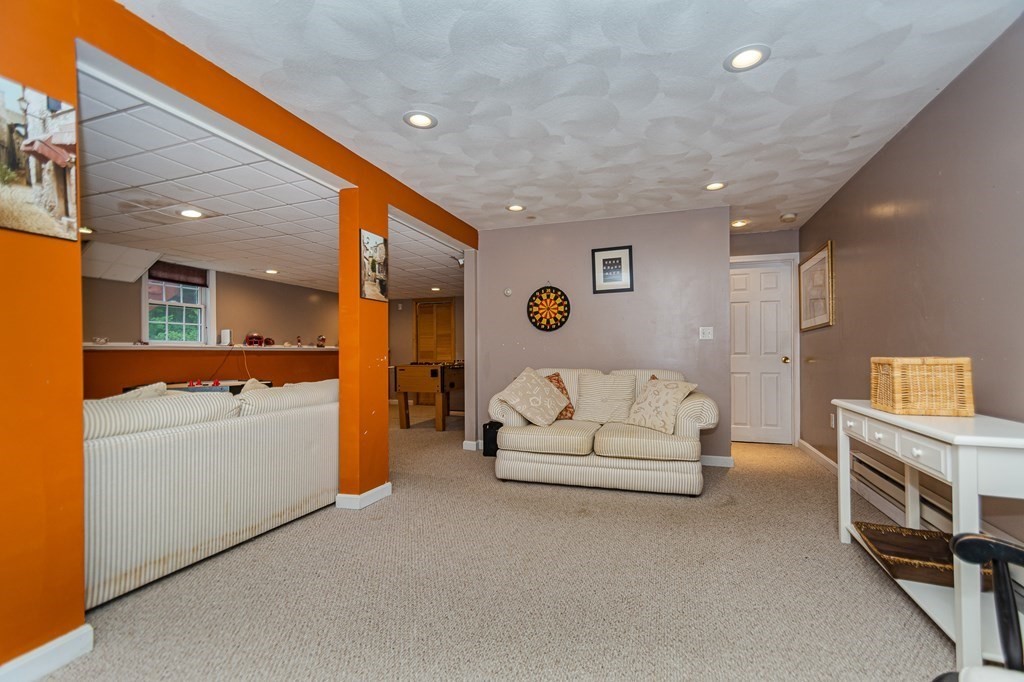 57 Autumn Road Dracut, MA 01826 - Photo 29 of 41
