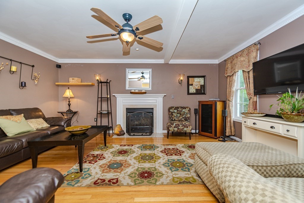57 Autumn Road Dracut, MA 01826 - Photo 5 of 41