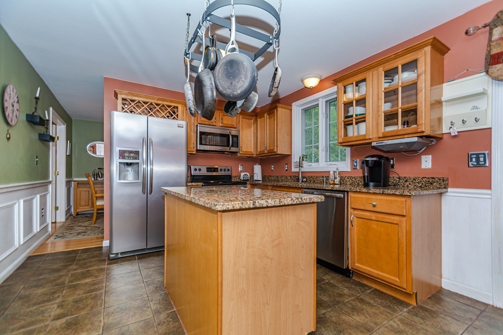 57 Autumn Road Dracut, MA 01826 - Photo 10 of 41
