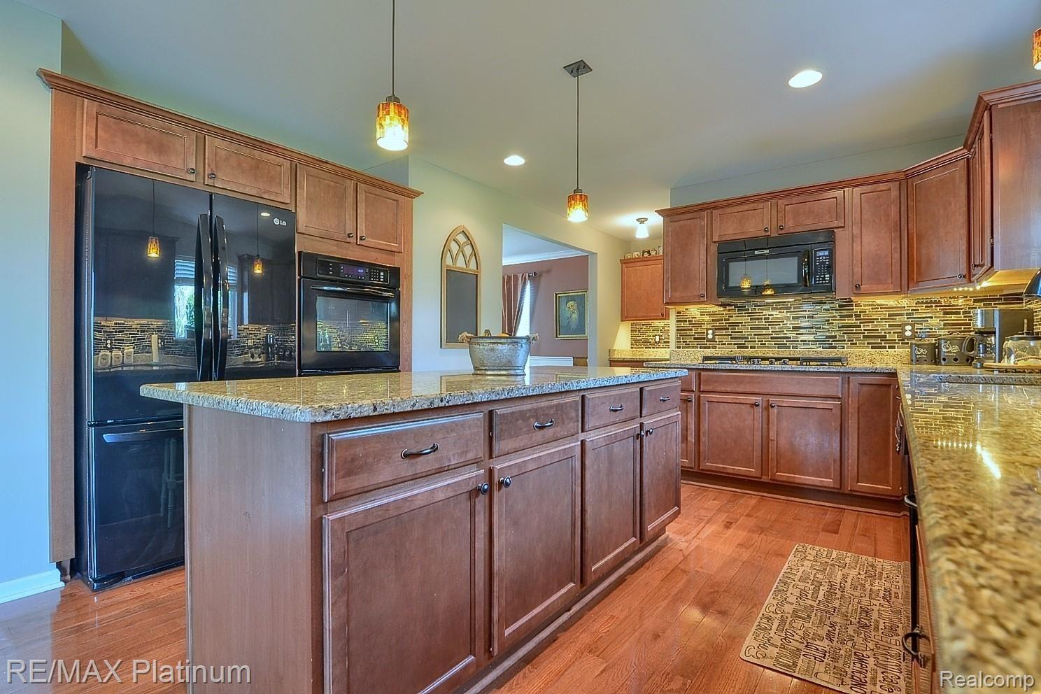 24579 Martindale Road South Lyon, MI 48178 - Photo 11 of 41 Kitchen 3rd View.jpg