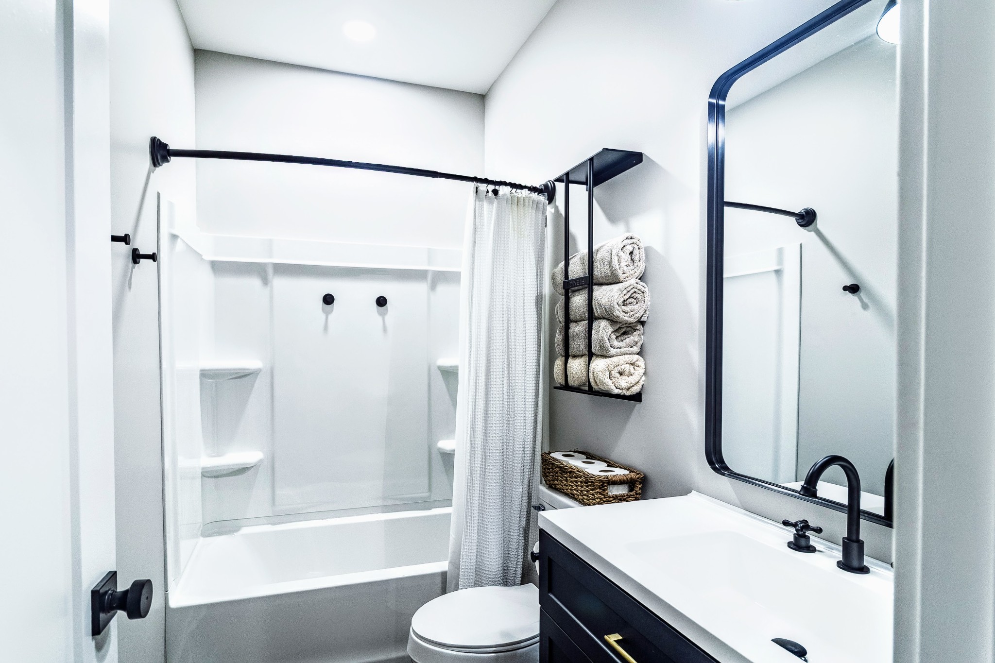 112 Wells Street Centerville, TN 37033 - Photo 15 of 22 a bathroom with a sink toilet and shower