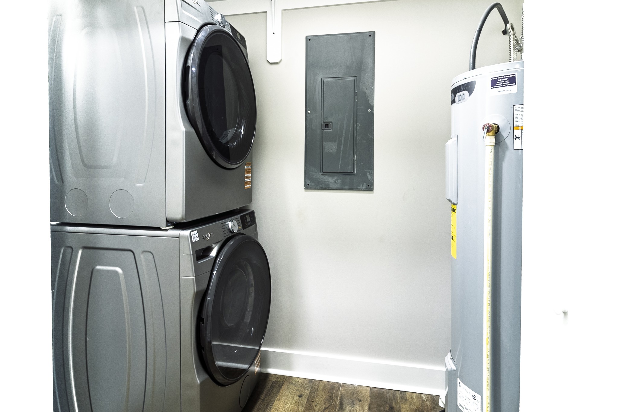 112 Wells Street Centerville, TN 37033 - Photo 16 of 22 a utility room with dryer and washer