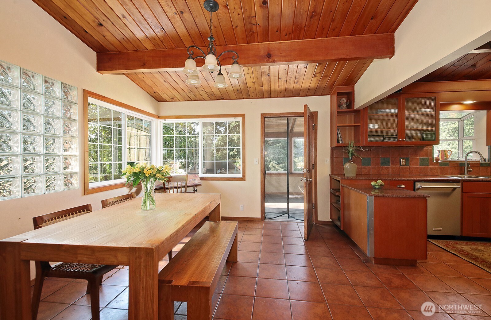 5970 Maxwelton Road Clinton, WA 98236 - Photo 10 of 40 Gallery Image 10