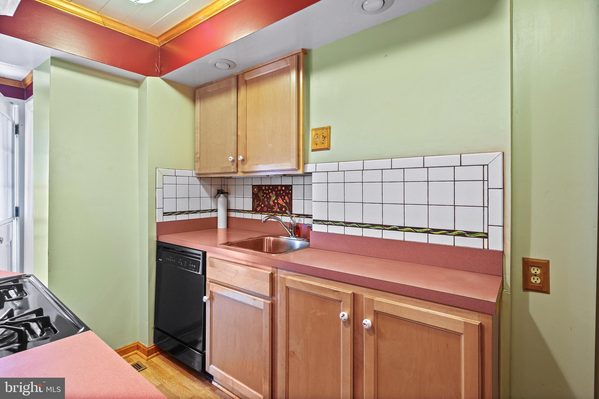 3 Northship Road Dundalk, MD 21222 - Photo 6 of 29 Tile Backsplash