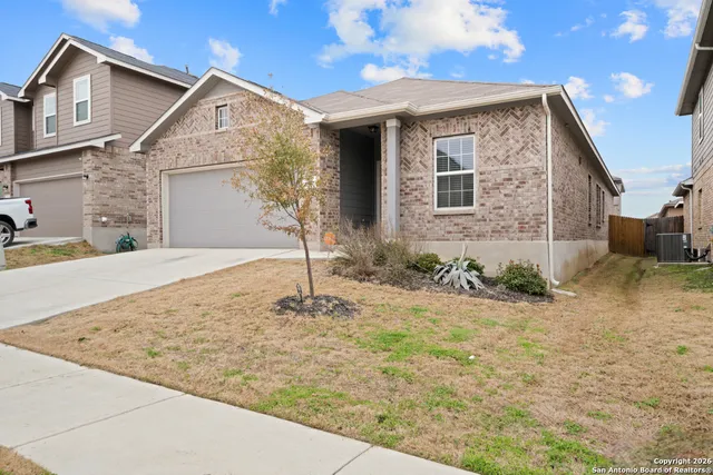 $2,200 | 8907 Arundal Garden, Converse, TX 78109