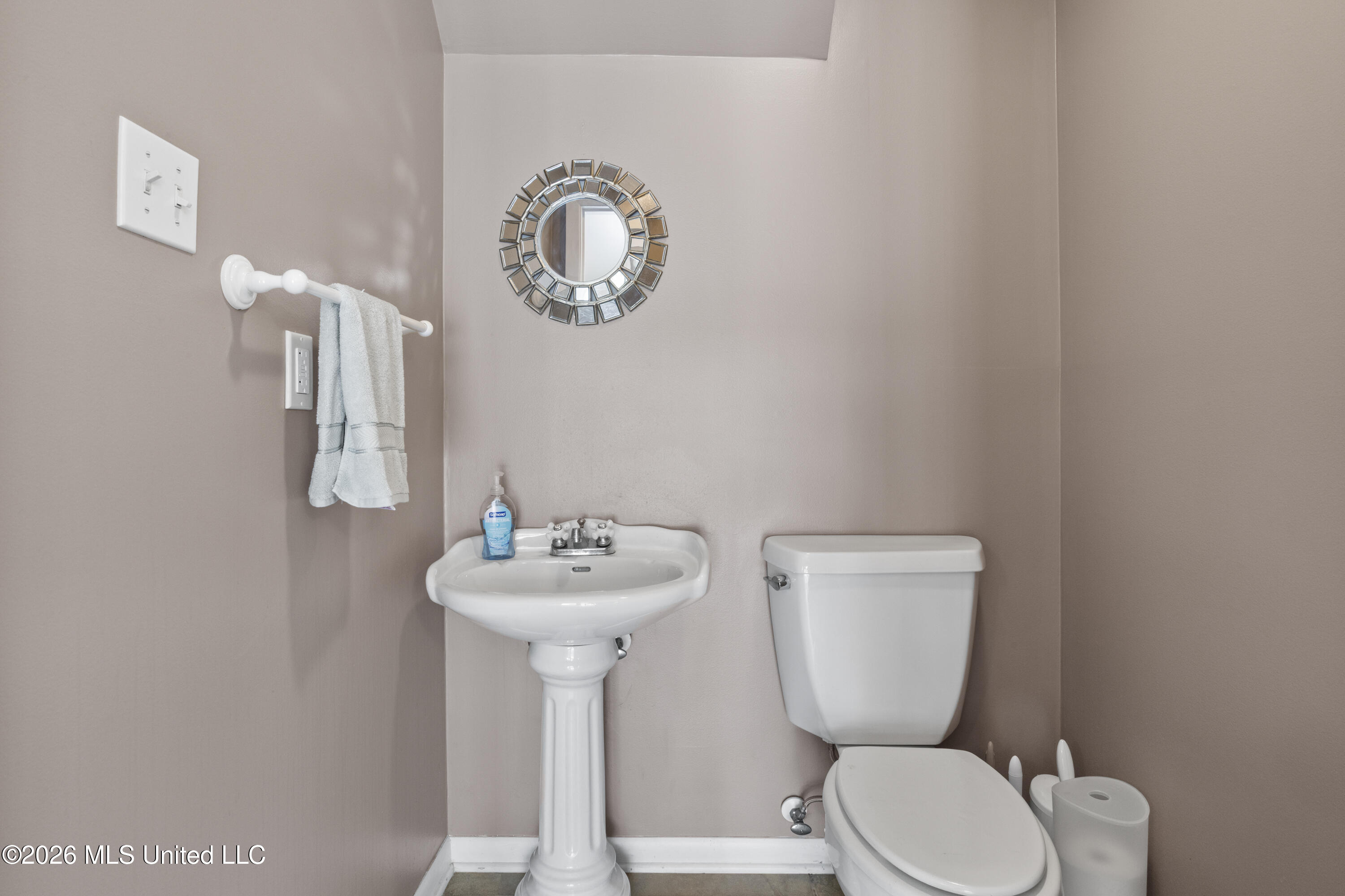 1402 Calhoun Street Ocean Springs, MS 39564 - Photo 32 of 76 Half Bath