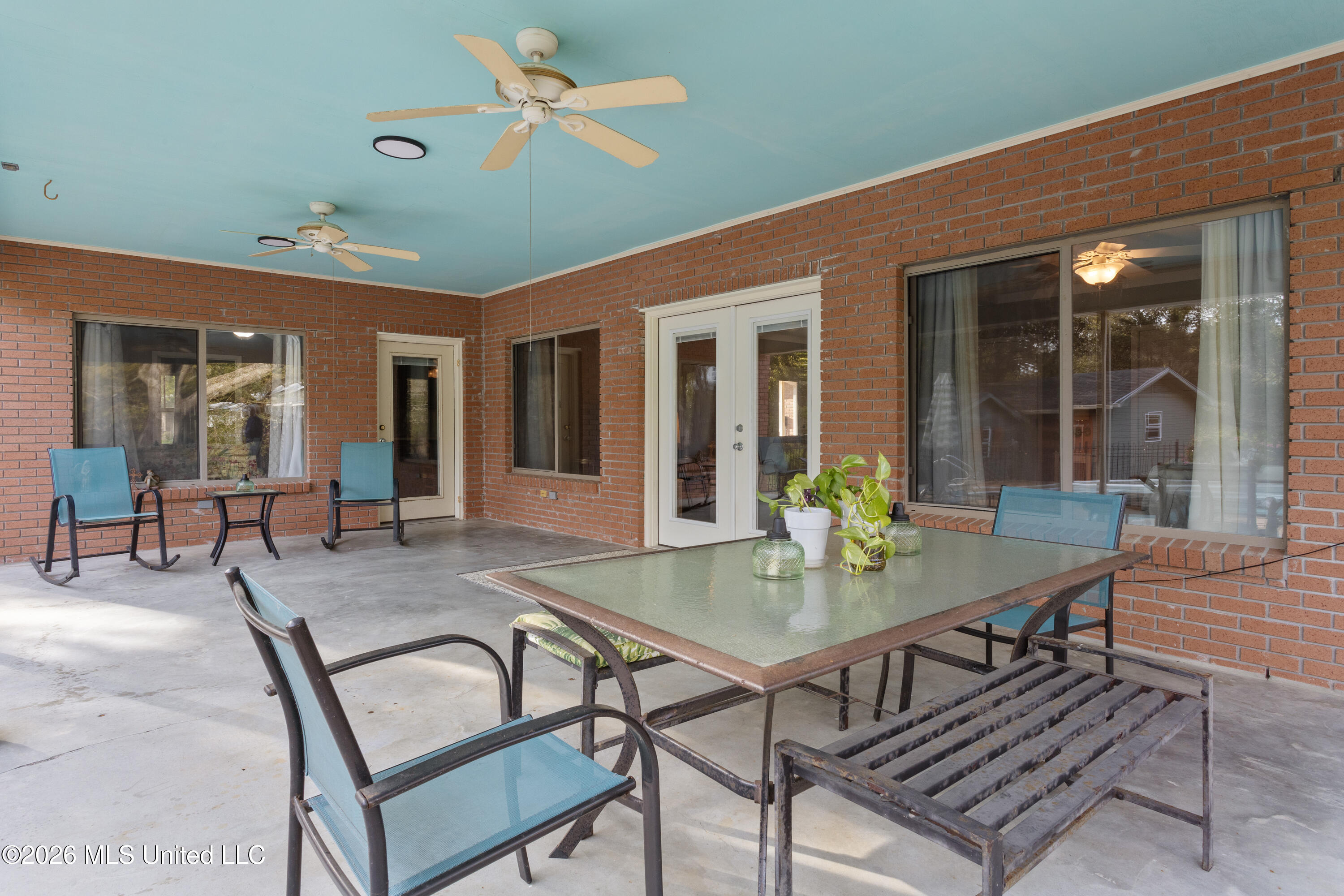 1402 Calhoun Street Ocean Springs, MS 39564 - Photo 37 of 76 Apartment Entrance