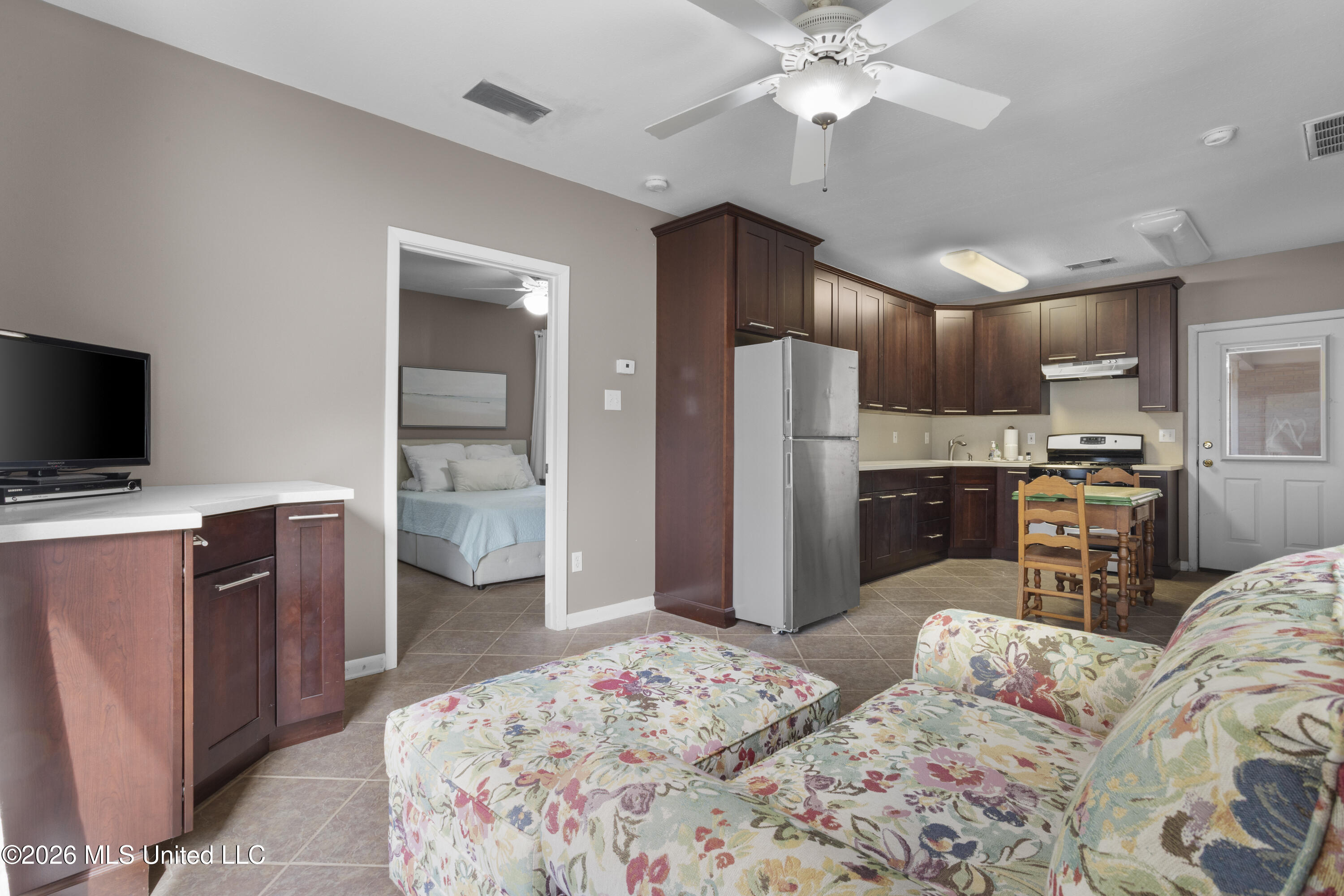 1402 Calhoun Street Ocean Springs, MS 39564 - Photo 42 of 76 Attached Apartment