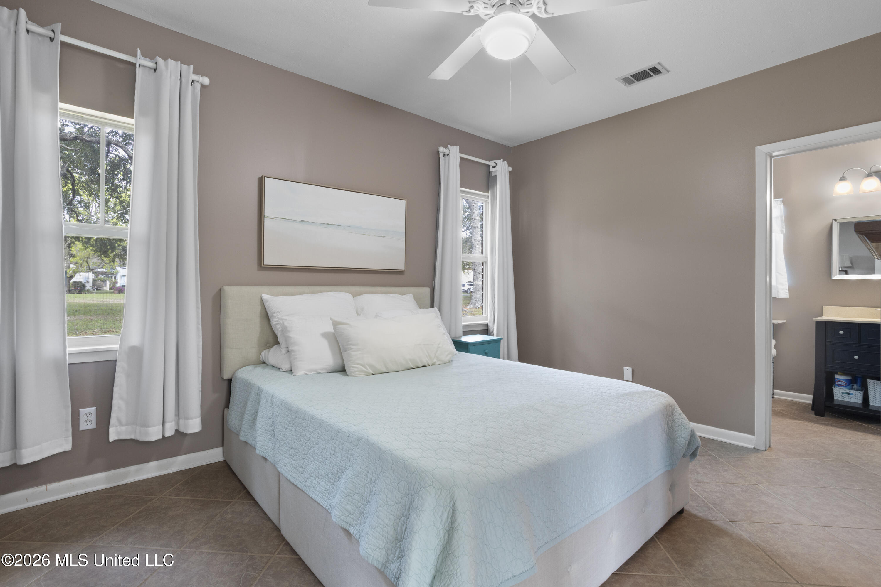 1402 Calhoun Street Ocean Springs, MS 39564 - Photo 45 of 76 Apartment Bedroom