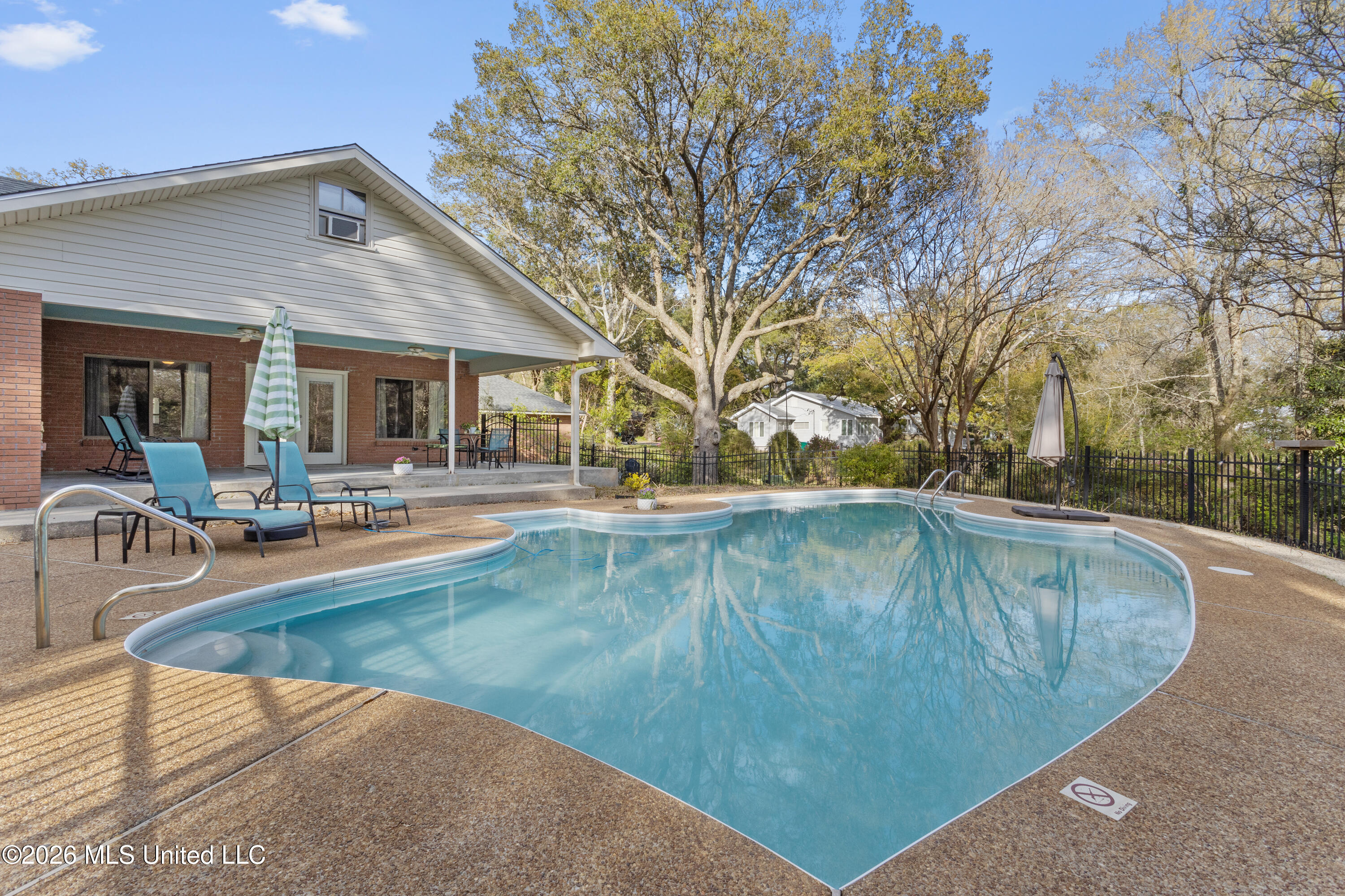 1402 Calhoun Street Ocean Springs, MS 39564 - Photo 51 of 76 Large Pool