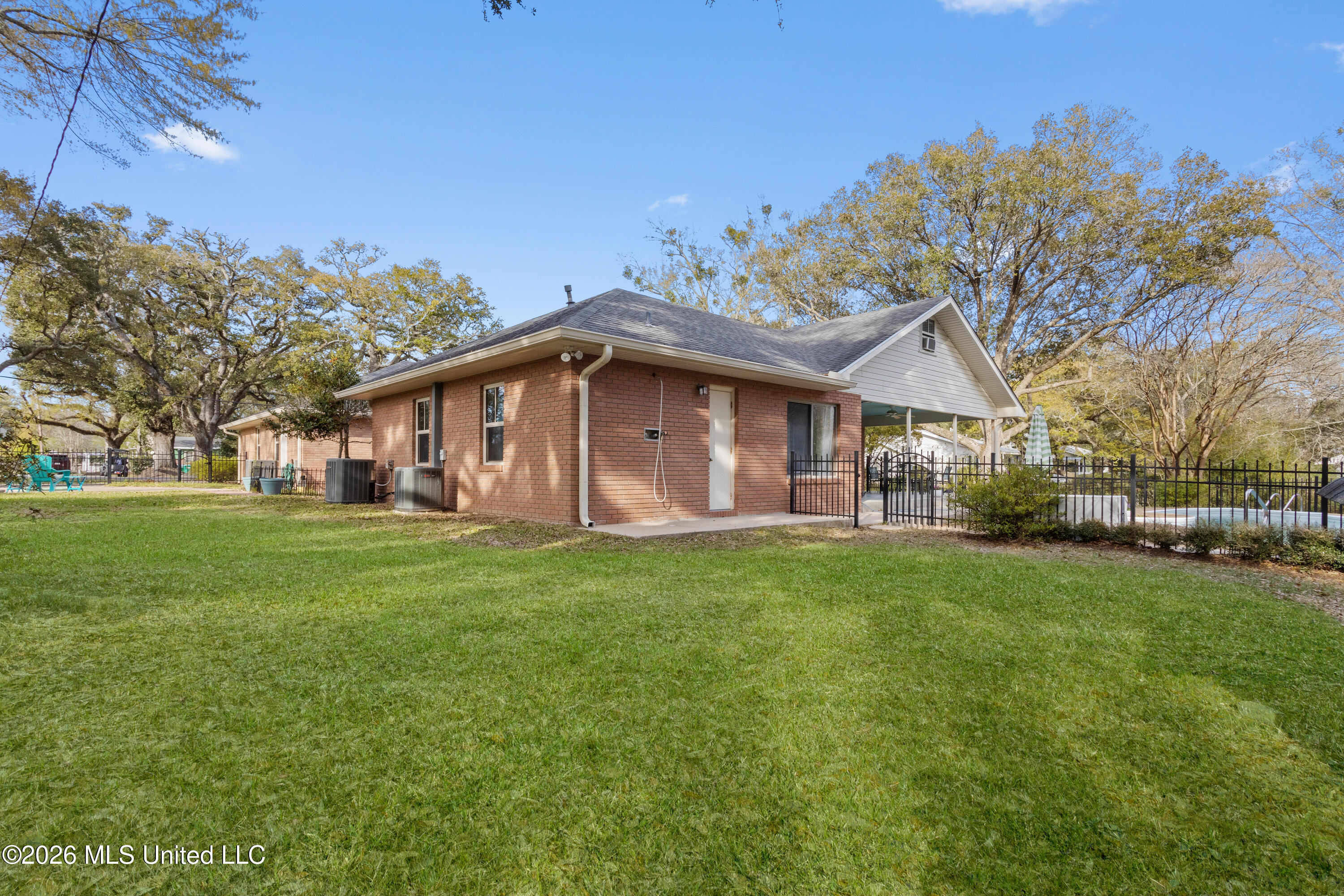 1402 Calhoun Street Ocean Springs, MS 39564 - Photo 55 of 76 Large Yard