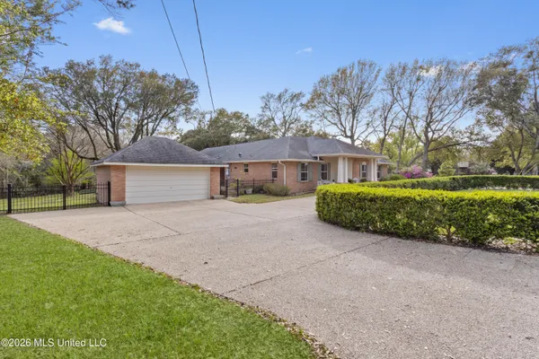 $1,125,000 | 1402 Calhoun Street, Ocean Springs, MS 39564