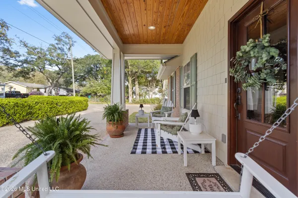 $1,125,000 | 1402 Calhoun Street, Ocean Springs, MS 39564