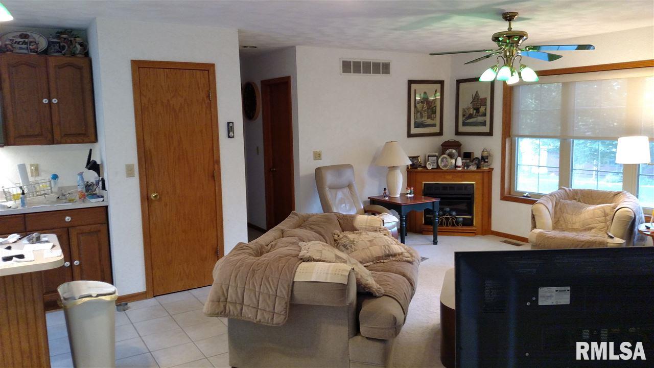 6589 Bass Road Manito, IL 61546 - Photo 13 of 36 Gallery Image 13
