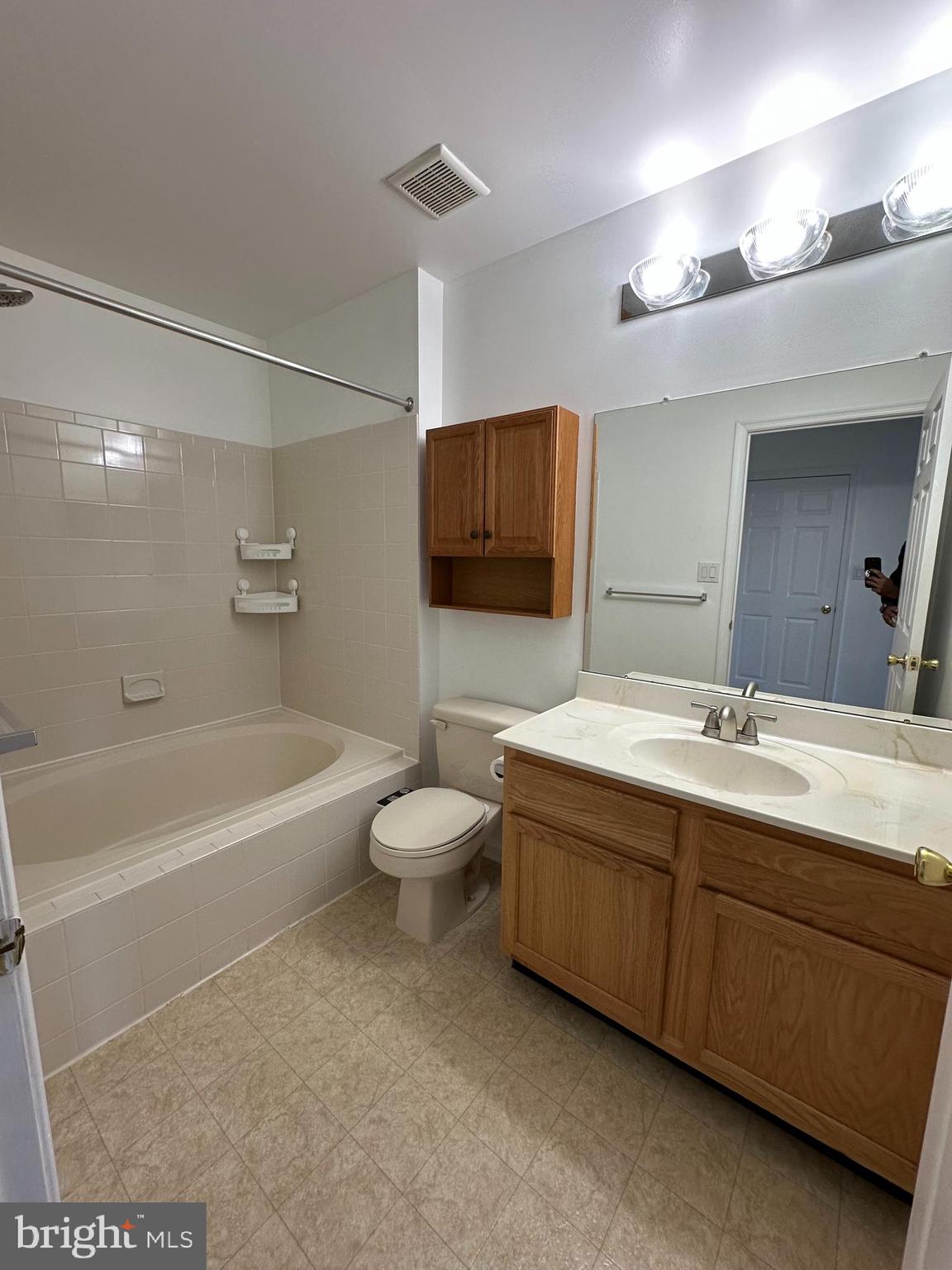 101 Coventry Way Mount Laurel, NJ 08054 - Photo 23 of 31 a spacious bathroom with a tub sink and mirror