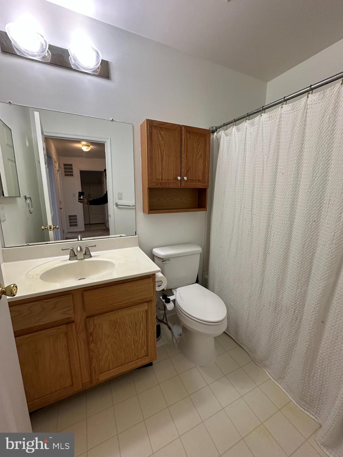 101 Coventry Way Mount Laurel, NJ 08054 - Photo 24 of 31 a bathroom with a sink and a mirror