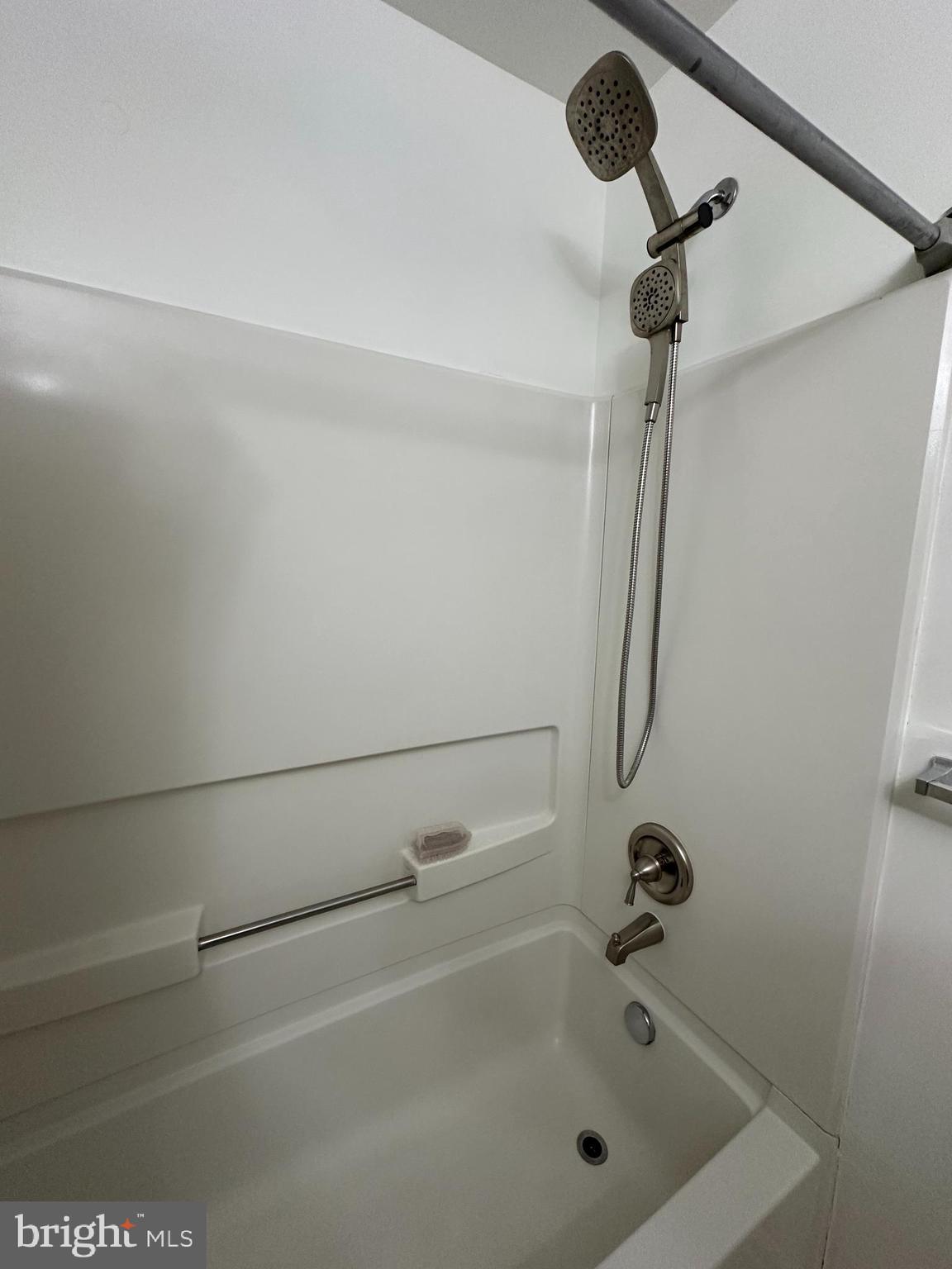 101 Coventry Way Mount Laurel, NJ 08054 - Photo 26 of 31 a bathroom with a bathtub