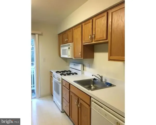 $2,600 | 101 Coventry Way, Mount Laurel, NJ 08054