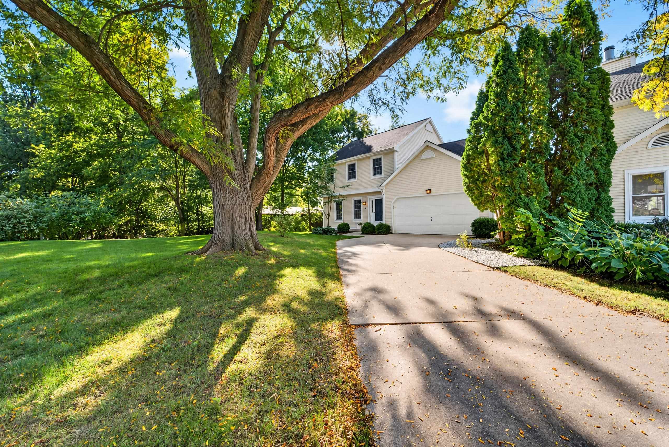 9 Court Of Brixham Madison, WI 53705 - Photo 3 of 69 Gallery Image 3
