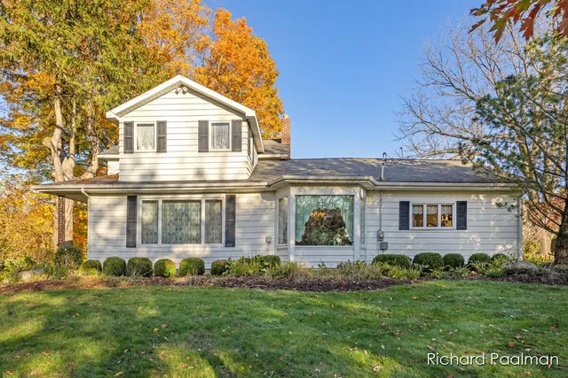 $575,000 | 7472 84th Street Southeast, Caledonia, MI 49316