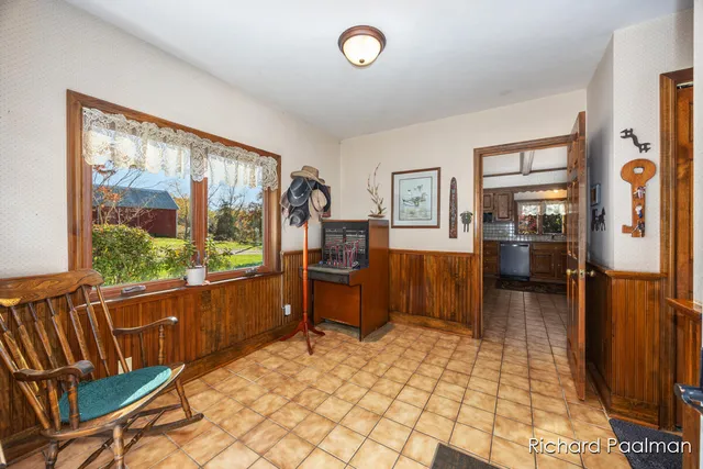 $575,000 | 7472 84th Street Southeast, Caledonia, MI 49316