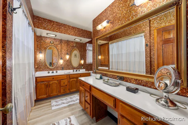 $575,000 | 7472 84th Street Southeast, Caledonia, MI 49316