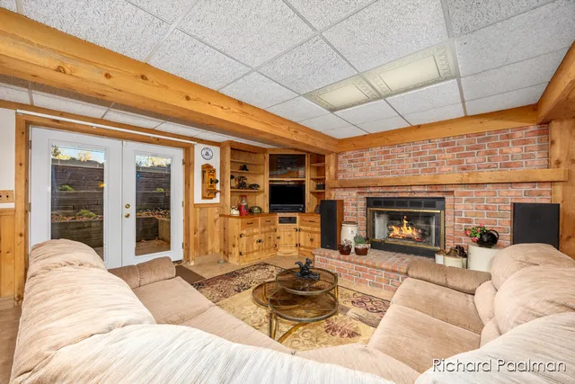 $575,000 | 7472 84th Street Southeast, Caledonia, MI 49316