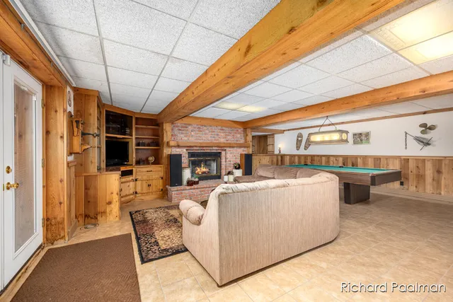 $575,000 | 7472 84th Street Southeast, Caledonia, MI 49316